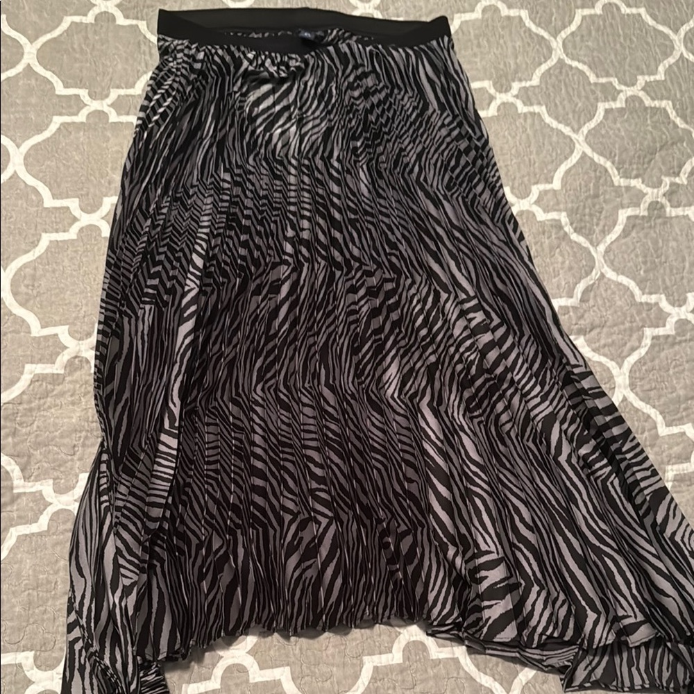 Black Zebra Print Pleated Skirt